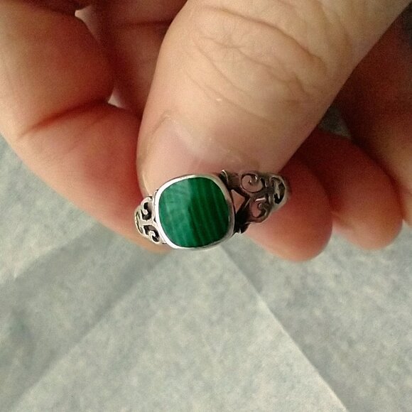 925 Silver Malachite Gemstone Ring Bezel Set Vintage Size 8.5 - Picture 1 of 13